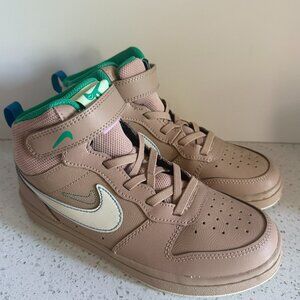 Nike Kids Pre-School Court Borough Mid 2 Size 2Y